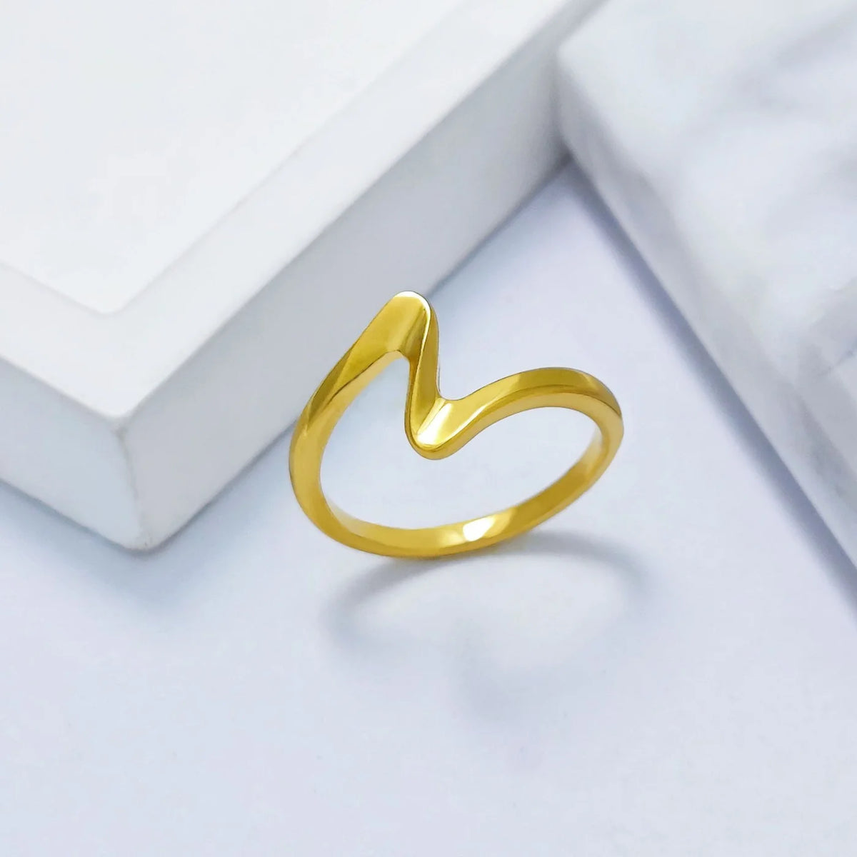 Gold Curve Ring — image 1
